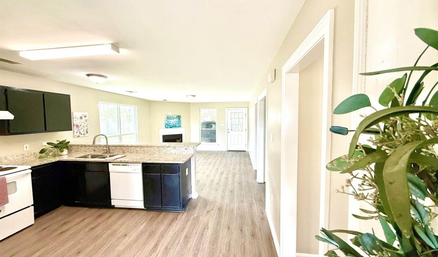 1023 Timberside Dr, Baton Rouge, LA 70806 - 3 Beds, 2 Bath