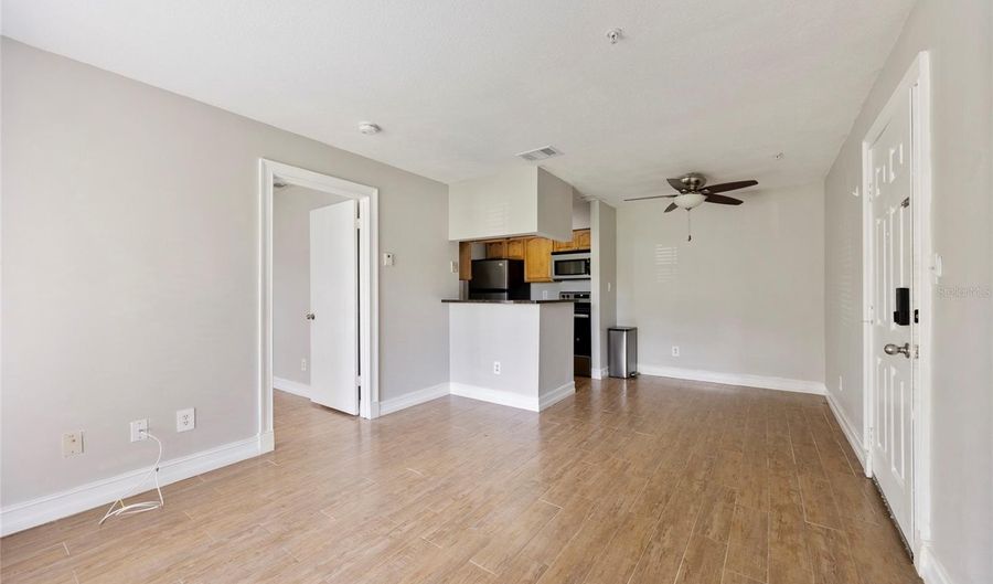 241 AFTON Sq 103, Altamonte Springs, FL 32714 - 1 Beds, 1 Bath