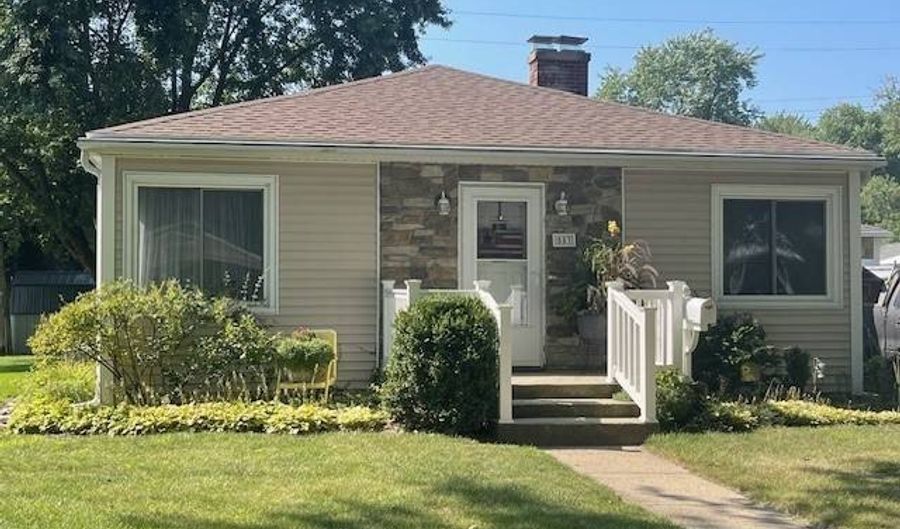 553 E. Broad St, Nappanee, IN 46550 - 2 Beds, 1 Bath