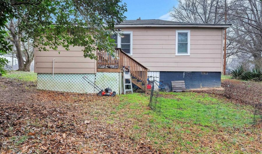 904 Anderson St, Belton, SC 29627 - 2 Beds, 1 Bath