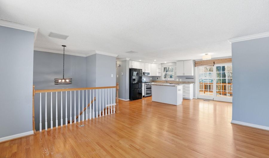 7916 FRYE Rd, Alexandria, VA 22309 - 3 Beds, 2 Bath