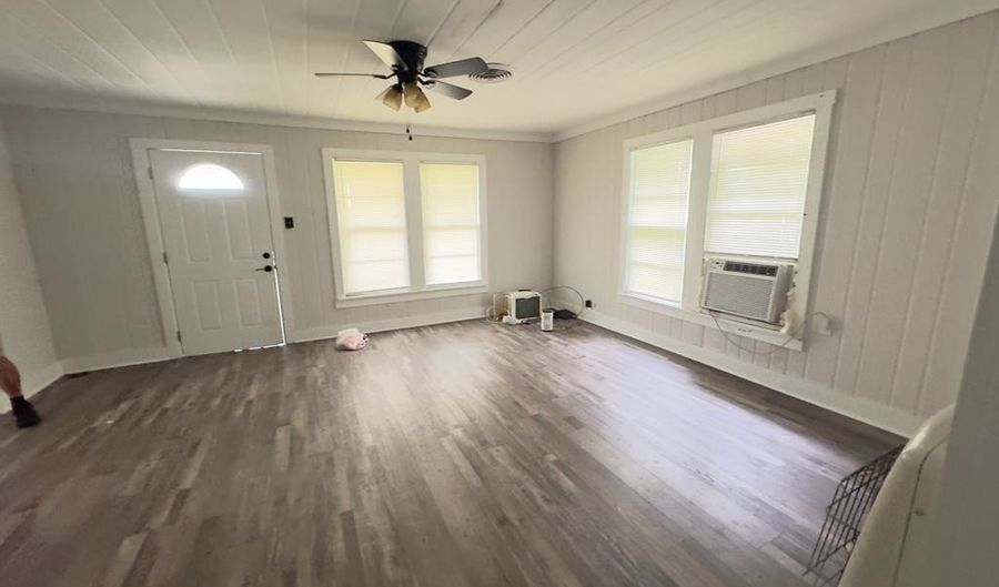 410 W Calhoun St, Bruce, MS 38915 - 3 Beds, 2 Bath