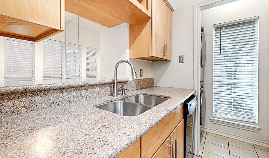 4067 Beltway Dr 122, Addison, TX 75001 - 2 Beds, 2 Bath