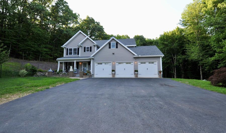 79 New Boston Rd, Bedford, NH 03110 - 4 Beds, 3 Bath