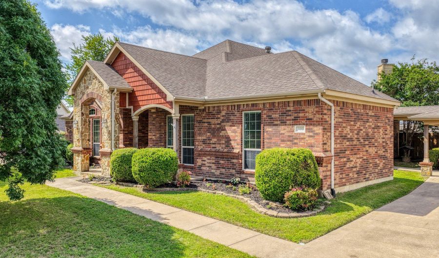 109 Portales Dr, Aledo, TX 76008 - 5 Beds, 4 Bath