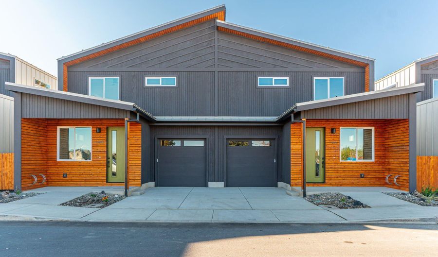 61625 Daly Estates Dr 2, Bend, OR 97702 - 2 Beds, 3 Bath