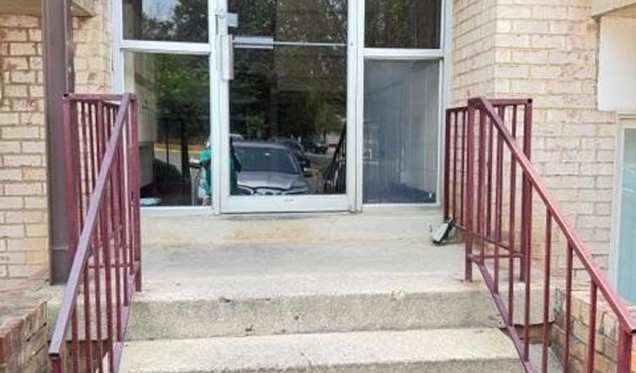 5211 NEWTON St 103, Bladensburg, MD 20710 - 3 Beds, 2 Bath