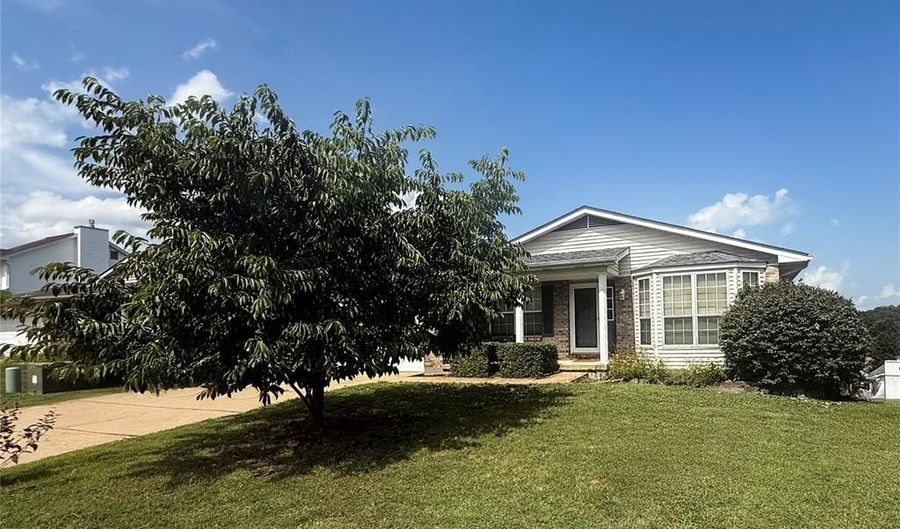 4130 Brook Ridge Dr, Arnold, MO 63010 - 3 Beds, 3 Bath
