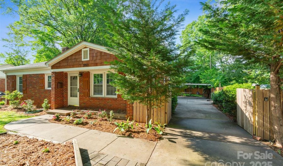 2953 Enfield Rd, Charlotte, NC 28205 - 3 Beds, 1 Bath