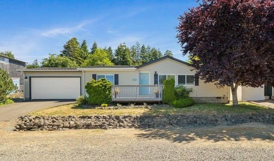 132 S PALISADES St, Rockaway Beach, OR 97136 - 3 Beds, 2 Bath