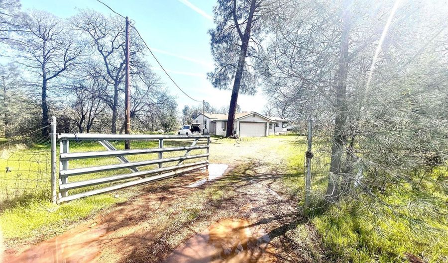 5321 Pine St, Anderson, CA 96007 - 6 Beds, 0 Bath