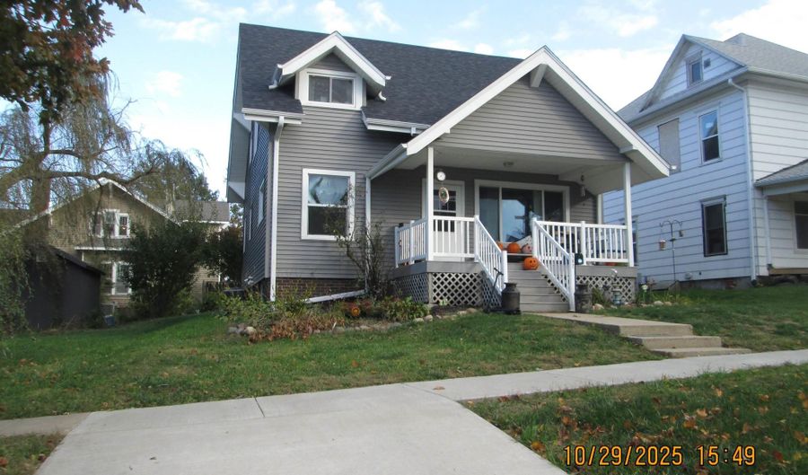 502 Maple St, Atlantic, IA 50022 - 4 Beds, 2 Bath