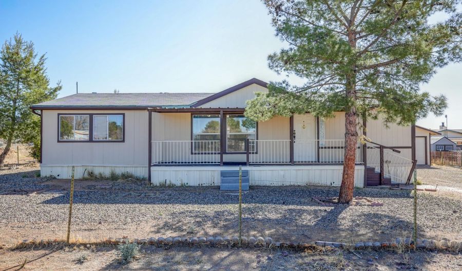 26707 N Hillward, Congress, AZ 85332 - 3 Beds, 2 Bath