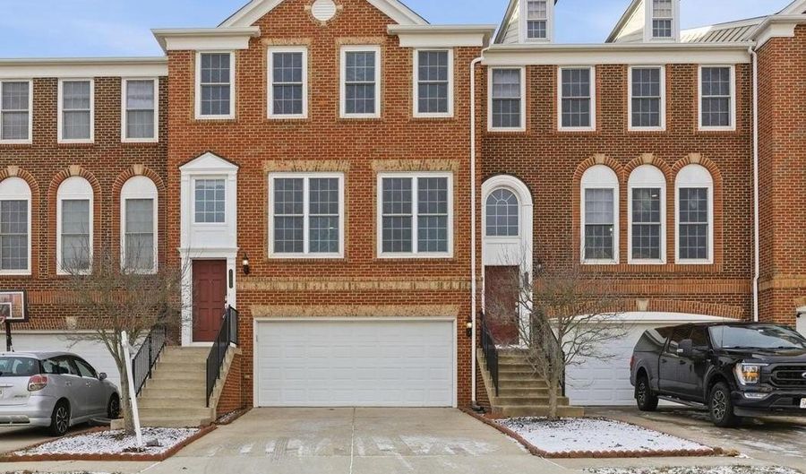 42904 BITTNER Sq, Ashburn, VA 20148 - 4 Beds, 4 Bath