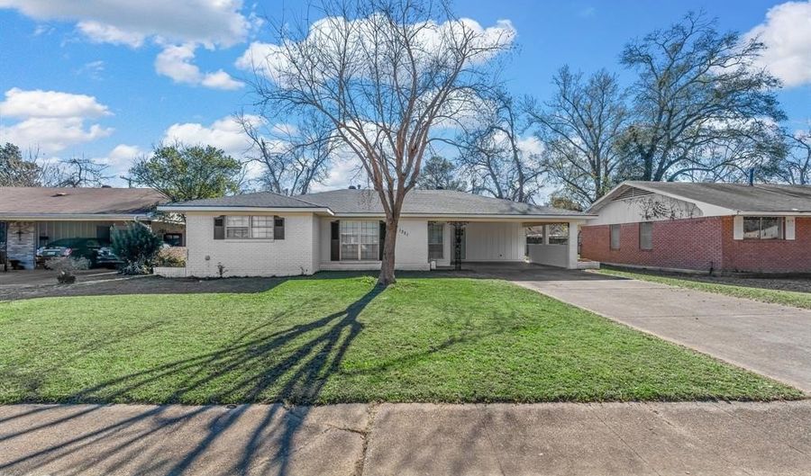 1321 E Washington St, Shreveport, LA 71104 - 3 Beds, 2 Bath