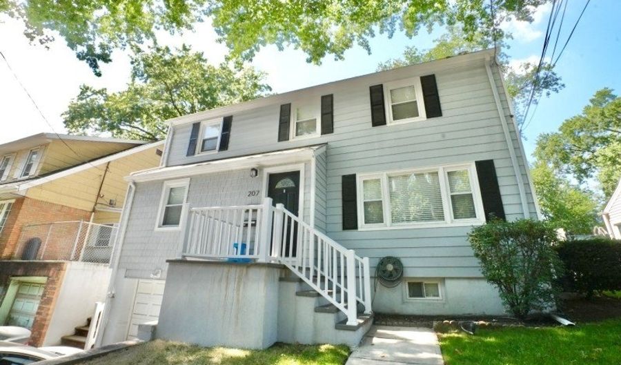 207 Franklin Ave 2nd Fl, Belleville, NJ 07109 - 2 Beds, 1 Bath