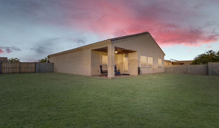 12411 W Obregon Dr, Arizona City, AZ 85123 - 2 Beds, 3 Bath