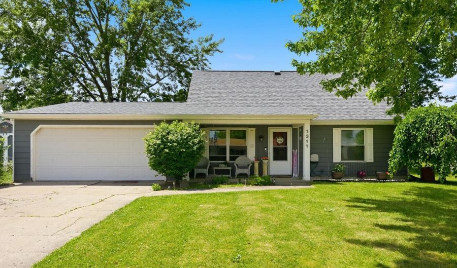 1311 Culbertson Ct, Auburn, IN 46706 - 3 Beds, 2 Bath