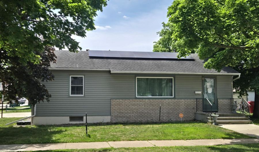 601 5th Ave NW, Austin, MN 55912 - 2 Beds, 2 Bath