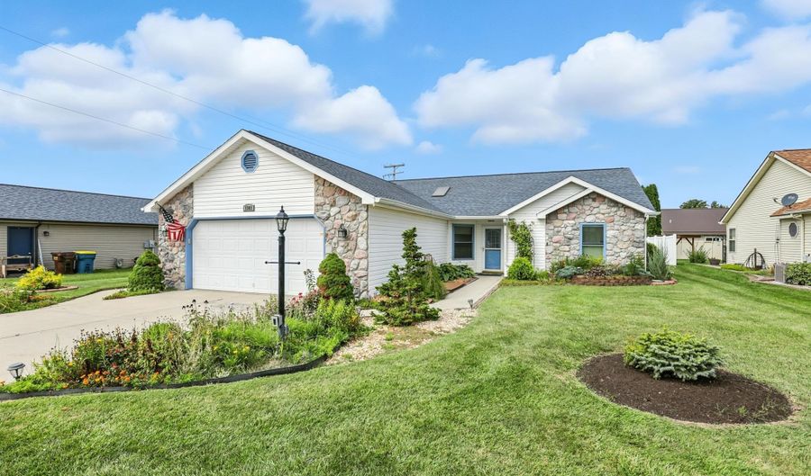 1303 Virginia Ln, Auburn, IN 46706 - 3 Beds, 2 Bath