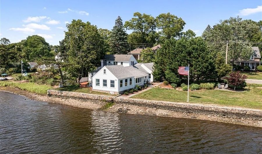166 New Meadow Rd, Barrington, RI 02806 - 3 Beds, 3 Bath