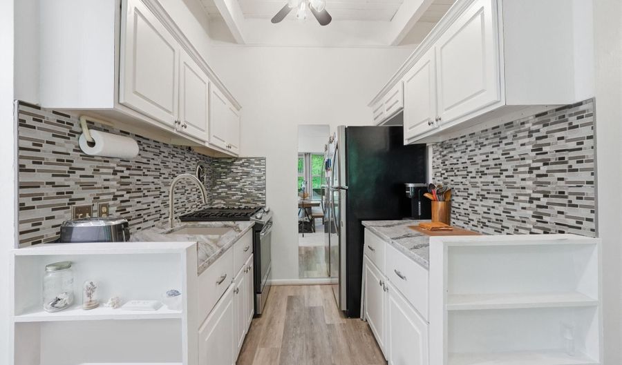 4335 AMERICANA Dr 203, Annandale, VA 22003 - 2 Beds, 1 Bath
