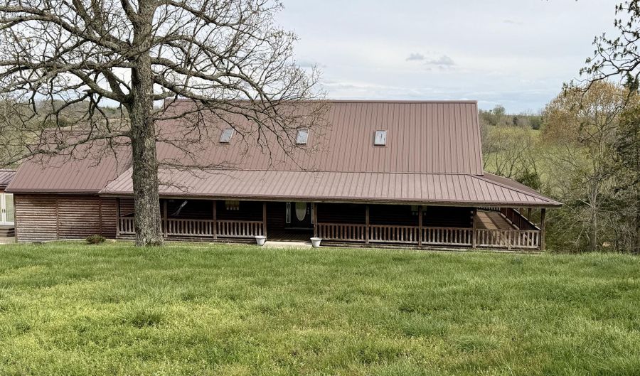 300 Round Up Ln, Bakersfield, MO 65609 - 3 Beds, 4 Bath