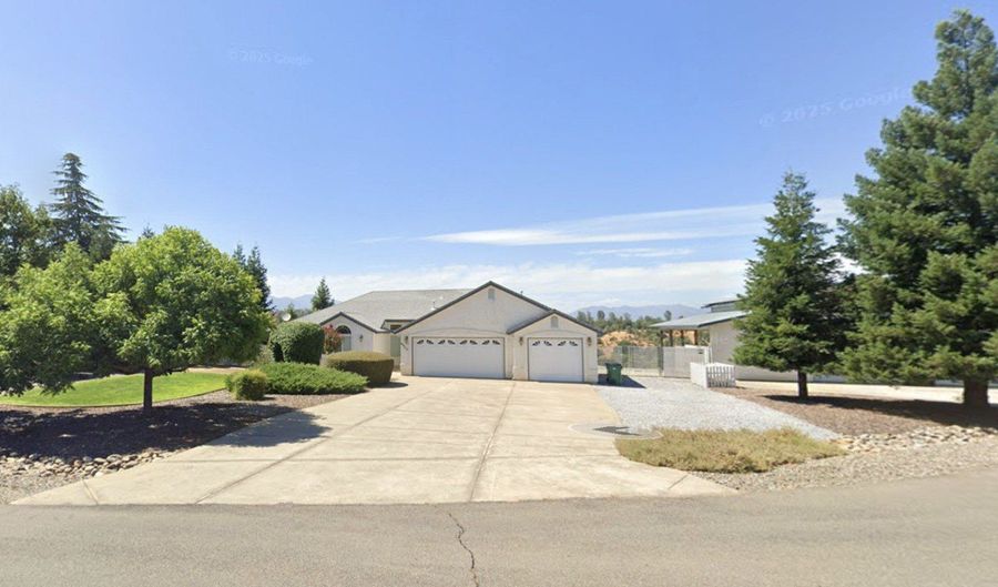 6960 Amber Ridge Dr, Anderson, CA 96007 - 3 Beds, 2 Bath