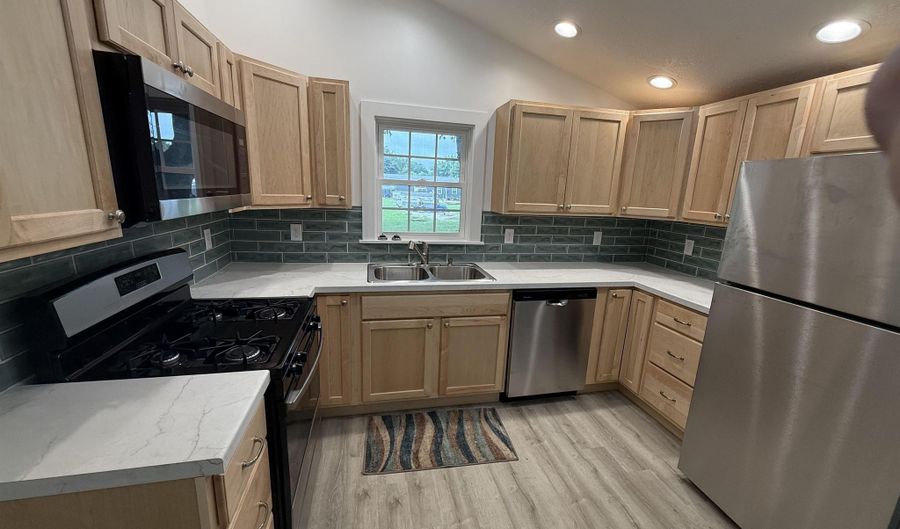 762 COLORADO St, Andrews, IN 46702 - 2 Beds, 1 Bath