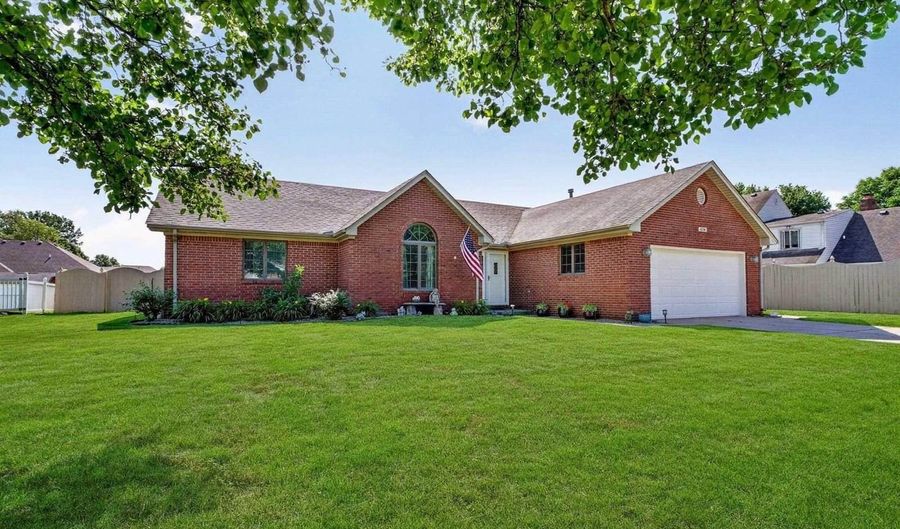 834 Deerfield Rd, Anderson, IN 46012 - 3 Beds, 2 Bath