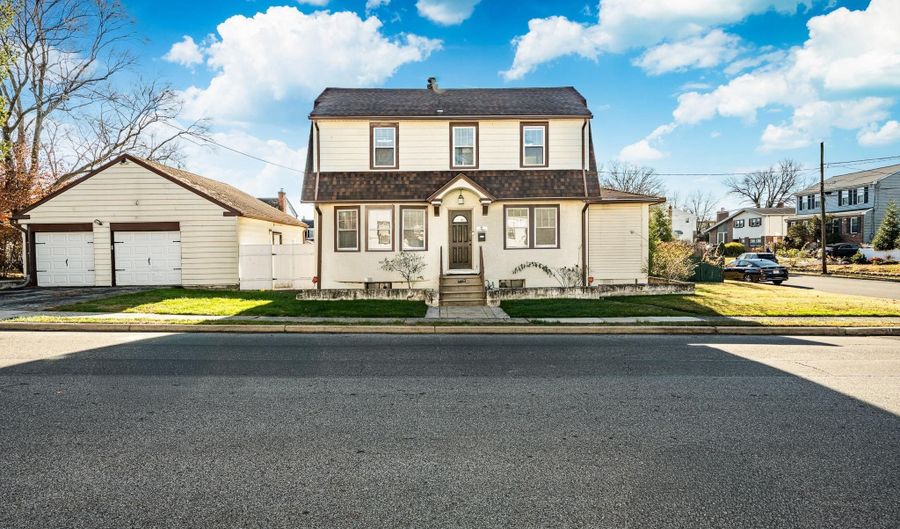 101 S GLENWOOD Ave, Aldan, PA 19018 - 3 Beds, 2 Bath