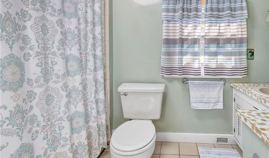 39 Cedar Dr, Danbury, CT 06811 - 2 Beds, 2 Bath