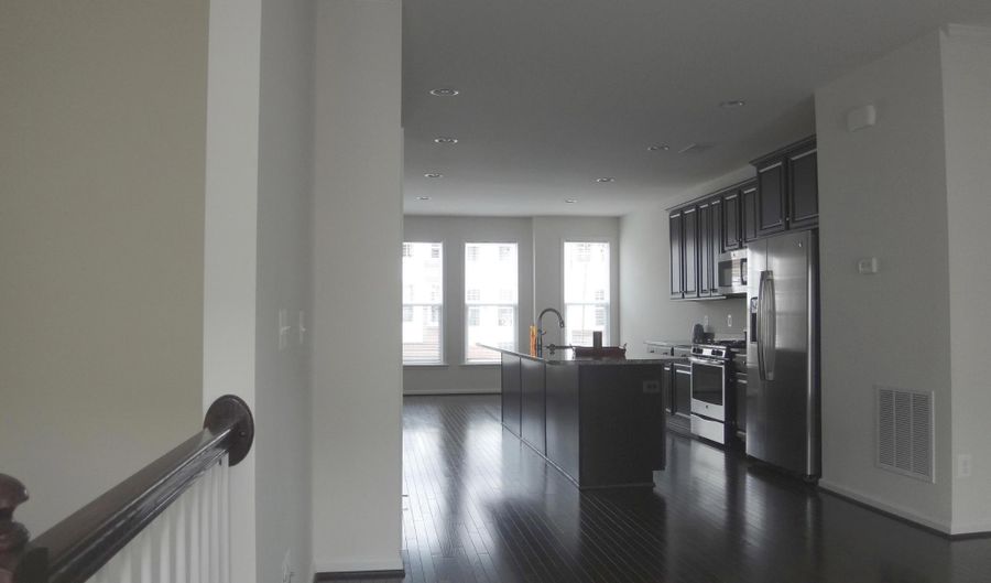43297 NOVI Ter, Ashburn, VA 20147 - 3 Beds, 4 Bath