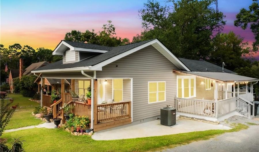 435 Peachtree St, Asheboro, NC 27203 - 4 Beds, 2 Bath