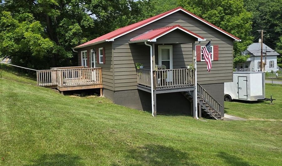 118 Rich Creek Rd, Ansted, WV 25812 - 3 Beds, 2 Bath