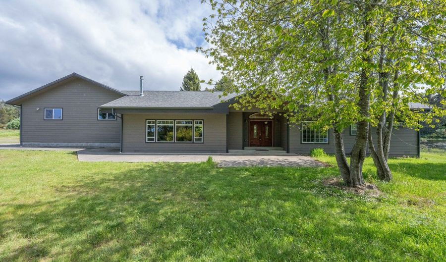 54601 WINTERBERRY Dr, Bandon, OR 97411 - 4 Beds, 2 Bath