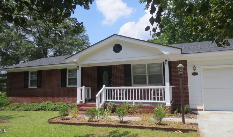 25 E North St, Angier, NC 27501 - 3 Beds, 2 Bath