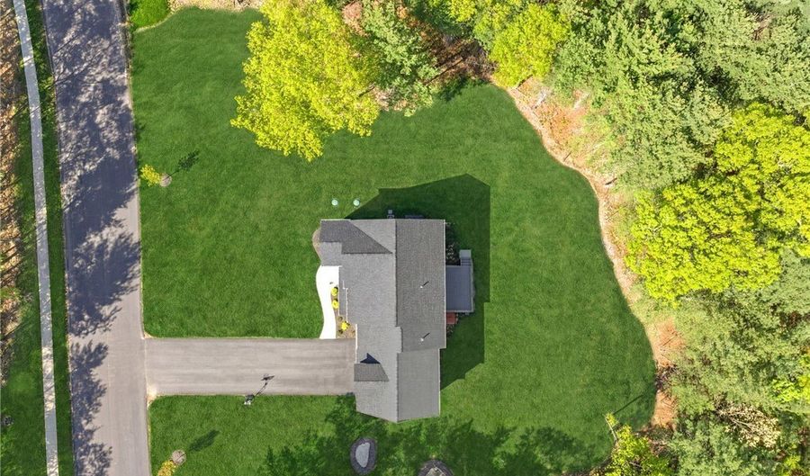 1 Cassidy Trl, Coventry, RI 02816 - 4 Beds, 3 Bath
