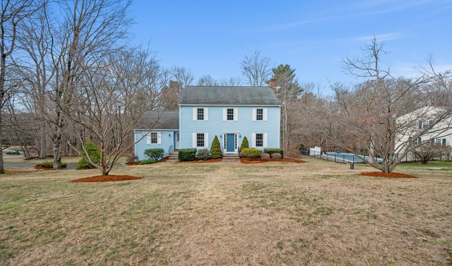 9 Deer Hill Ln, Coventry, CT 06238 - 4 Beds, 3 Bath