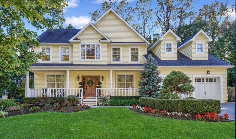 4 Del Ray Ct, Middletown, NJ 07748 - 4 Beds, 3 Bath