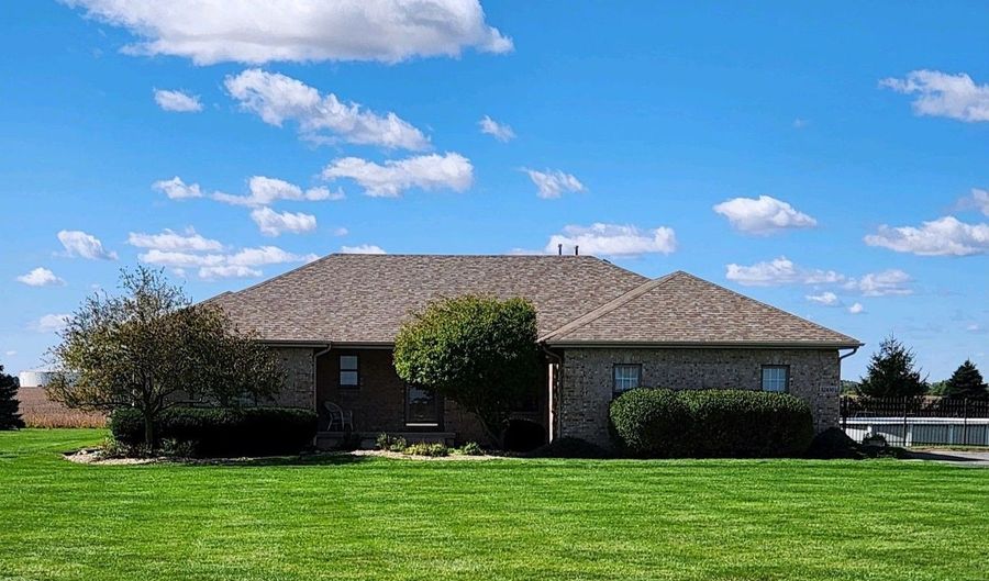 32450 S Will Center Rd, Peotone, IL 60468 - 4 Beds, 4 Bath