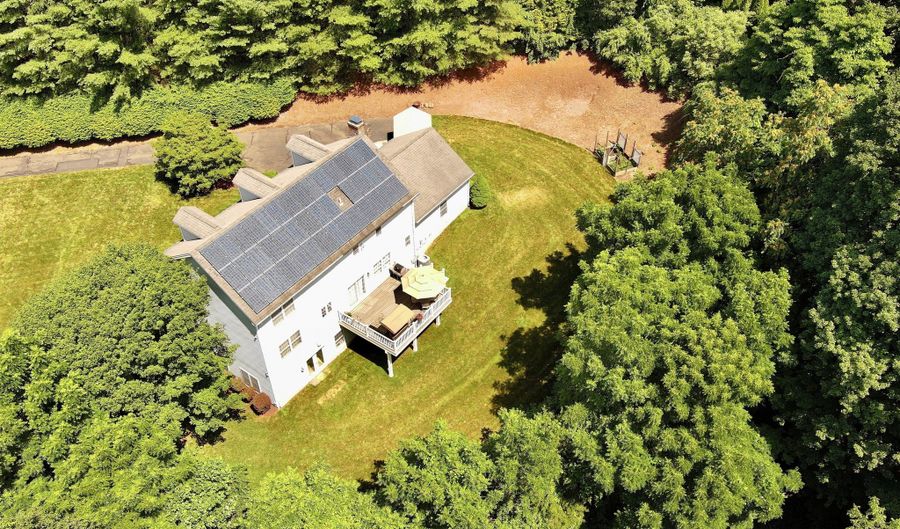 355 Oregon Rd, Cheshire, CT 06410 - 4 Beds, 3 Bath