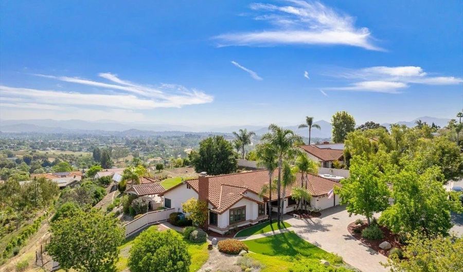 1373 Stoneridge Cir, Escondido, CA 92029 - 3 Beds, 2 Bath