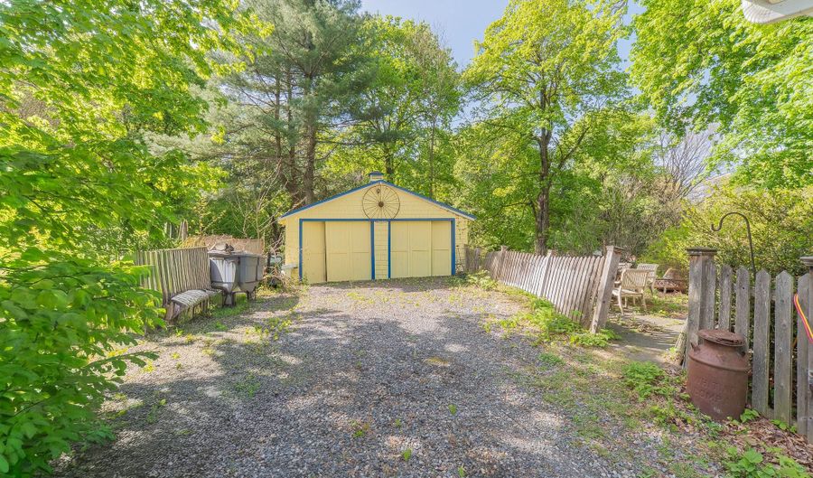 28 Reservoir St, Bethel, CT 06801 - 3 Beds, 2 Bath