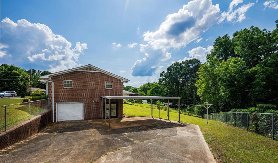 3003 CRESTLANE Dr, Adamsville, AL 35005 - 3 Beds, 2 Bath