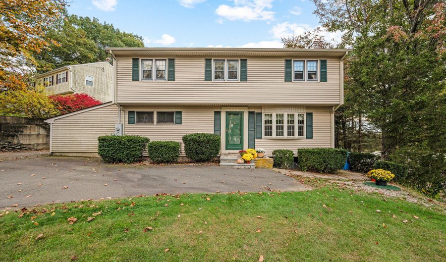 324 Willis St, Bristol, CT 06010 - 4 Beds, 3 Bath