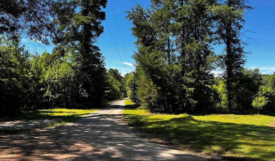 3212 County Rd 4251, De Kalb, TX 75559 - 3 Beds, 2 Bath