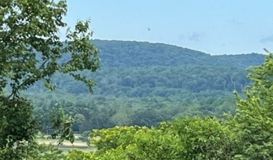 7 Canada Goose Dr, Allamuchy Twp., NJ 07840 - 4 Beds, 3 Bath