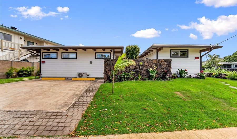743 Akumu St, Kailua, HI 96734 - 3 Beds, 3 Bath