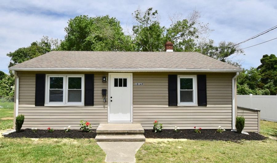 10169 LOCUST St, Laurel, DE 19956 - 2 Beds, 1 Bath